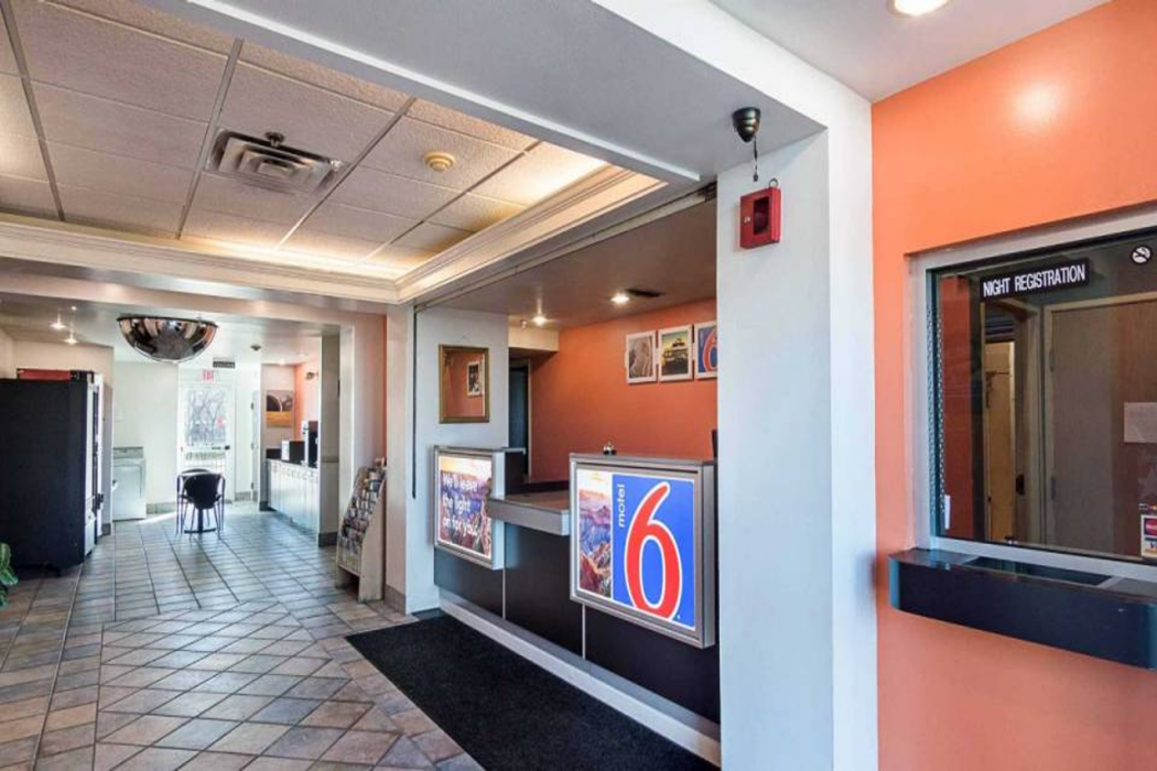Lobby at Motel6 Terrell, TX, TERRELL - TX