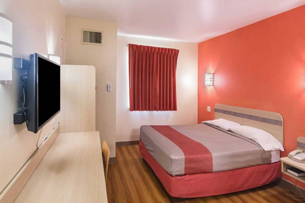 Motel6 Terrell, TX 11/58