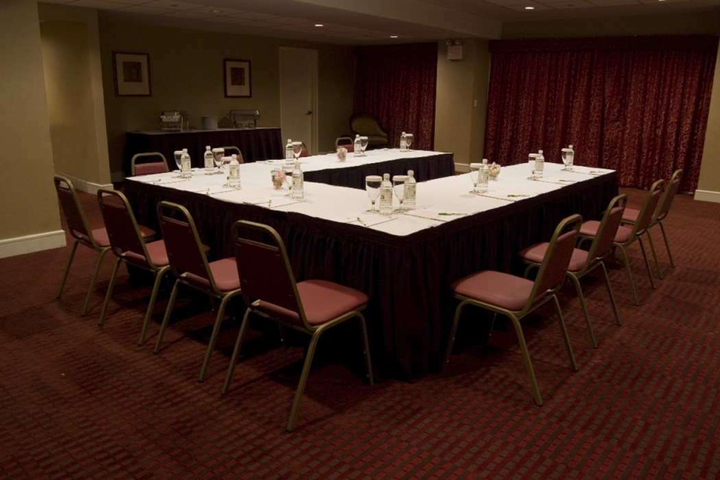LIC Manhattan View Hotel 24/32
