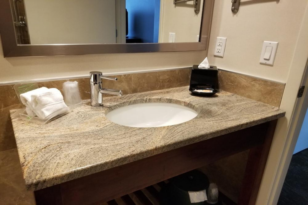 LIC Manhattan View Hotel 14/32