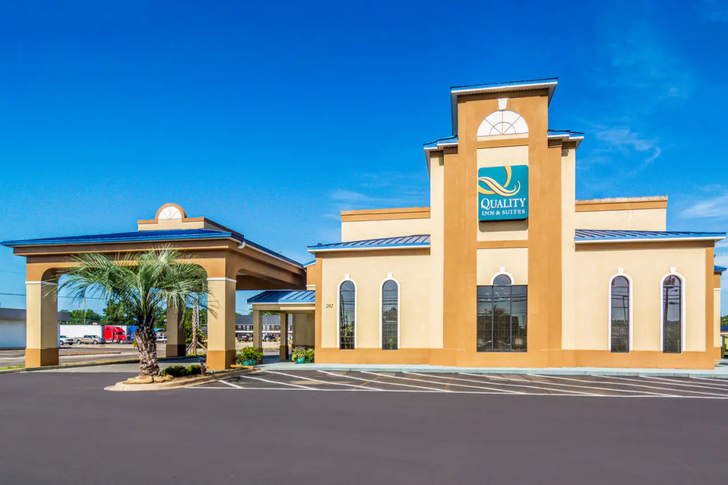 Quality Inn & Suites Lake City 1/25