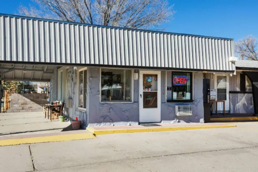 rodeway inn and suites raton