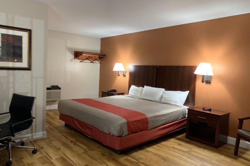 Rodeway Inn Somerset MA 6/57