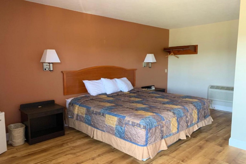 Rodeway Inn Somerset MA 10/57