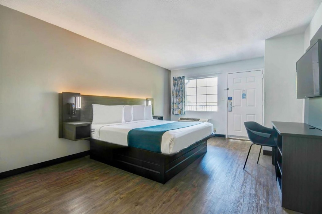 Studio 6 Extended Stay - Ocean Springs, MS 11/53