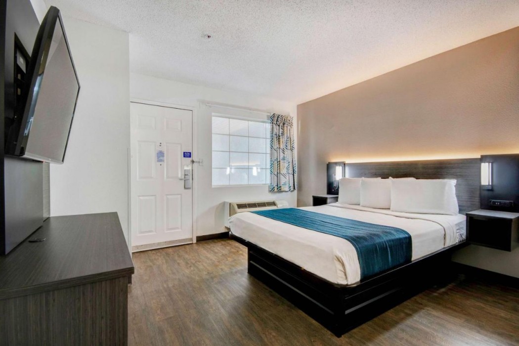 Studio 6 Extended Stay - Ocean Springs, MS 12/53