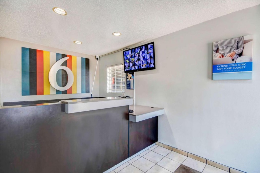 Lobby at Studio 6 Extended Stay - Ocean Springs, MS, OCEAN SPRINGS - MS