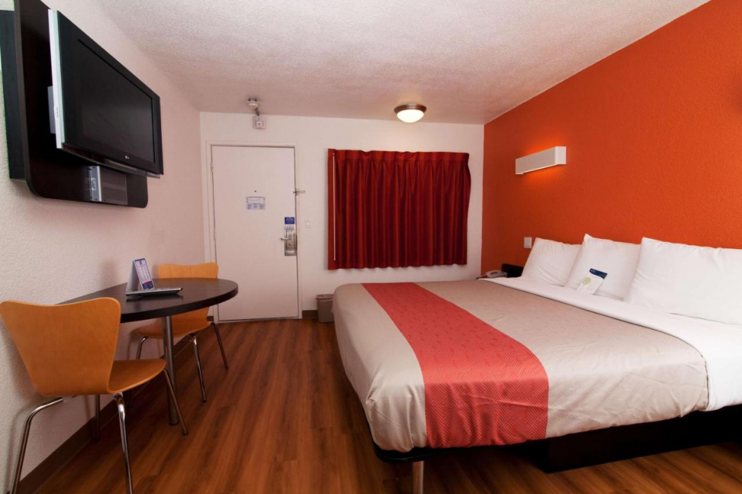 Motel6 Bremerton, WA 8/33