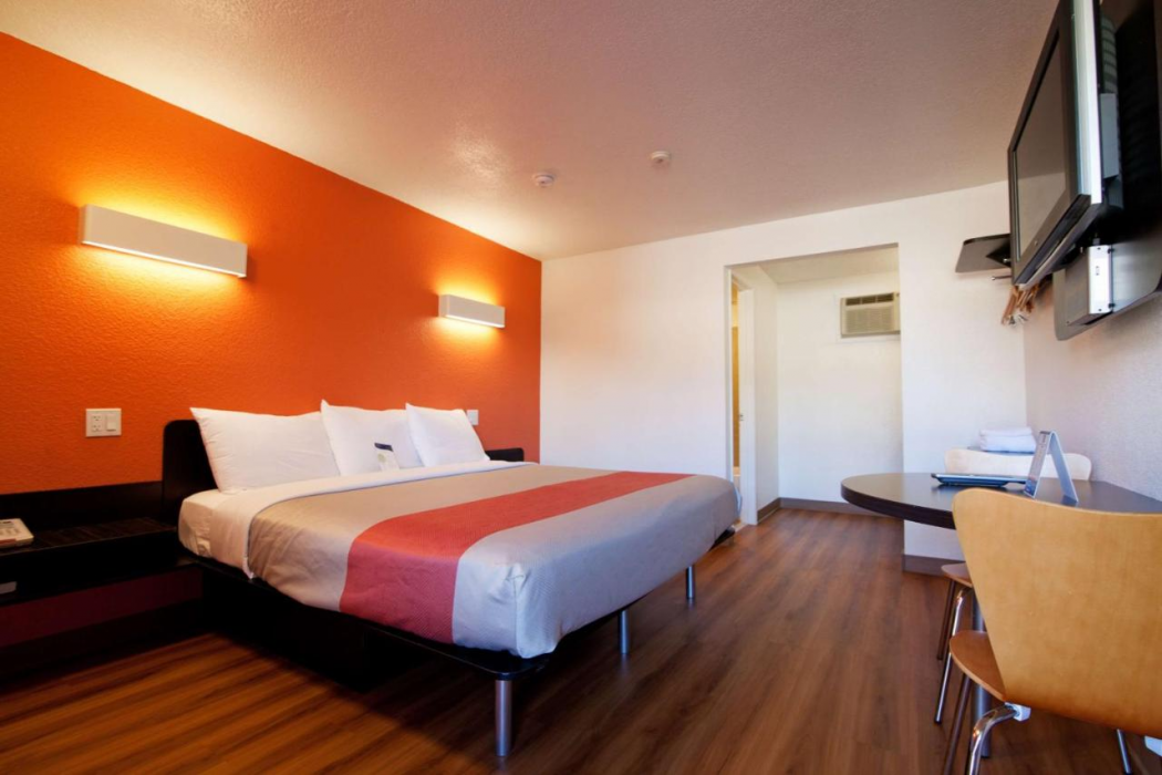 Motel6 Bremerton, WA 9/33