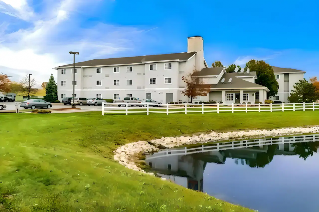 Suburban Studios Fishers Indianapolis image