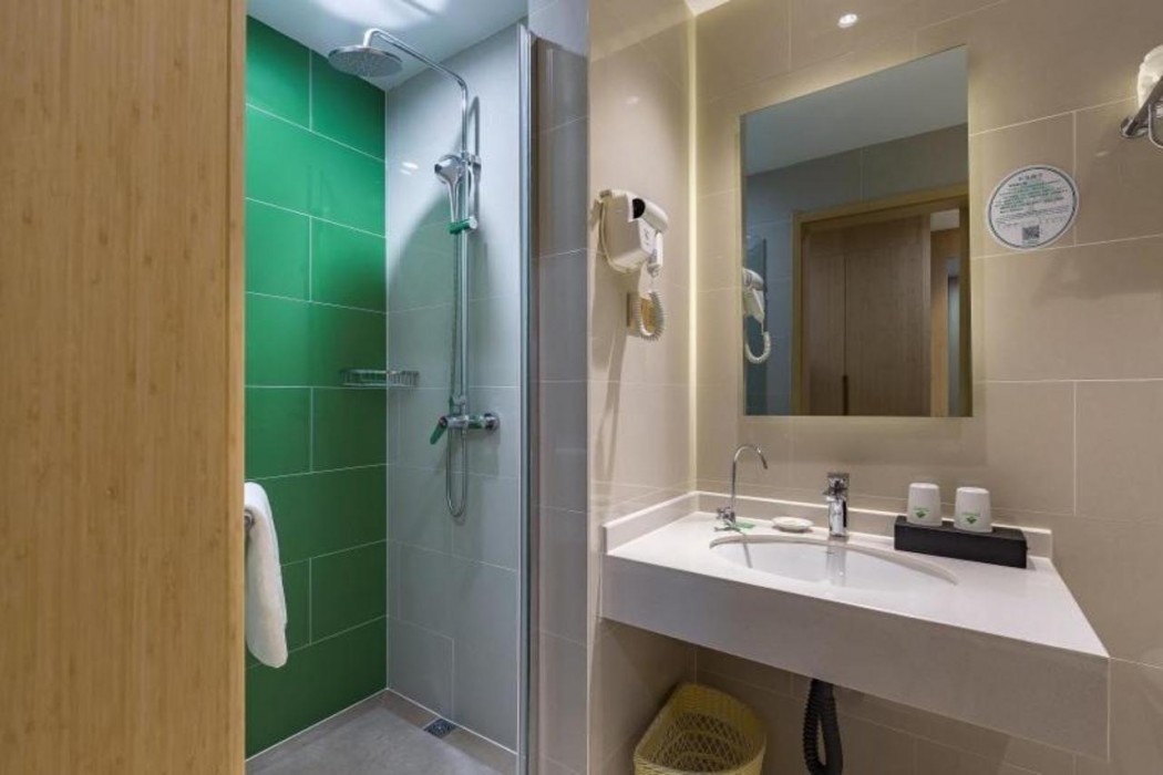 GreenTree Eastern Xuzhou High Speed Railway Station West Exit Station Hotel 26/60