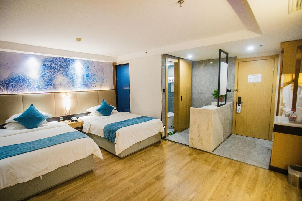 GreenTree Eastern Huaian Suning Plaza Huaihai Road West Hotel 25/65