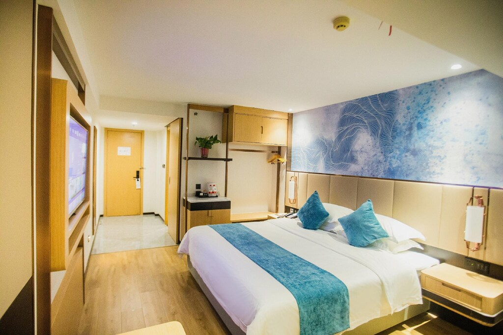GreenTree Eastern Huaian Suning Plaza Huaihai Road West Hotel 26/65