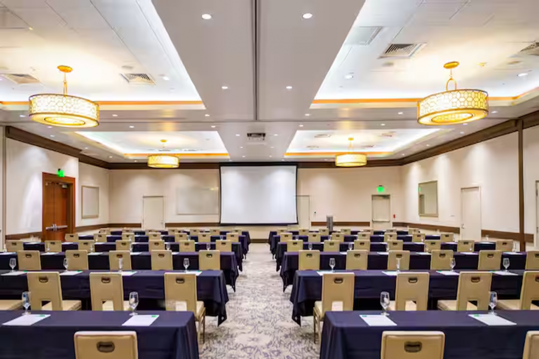 DoubleTree by Hilton San Diego Bayside 12/40