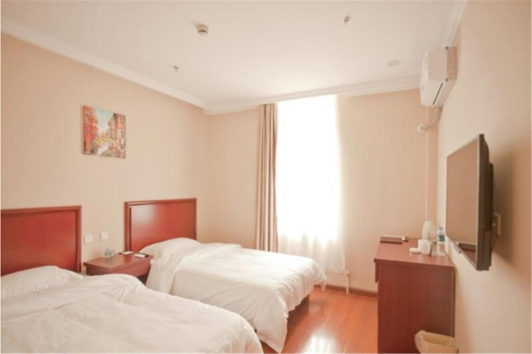 GreenTree Inn Liaoning Dalian Railway Station South Shengli Square Express Hotel 7/35