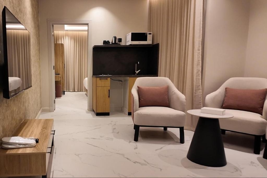 قصر العقيق للوحدات السكنية المفروشة(XYZ Hotel King Fahd Road) 12/29