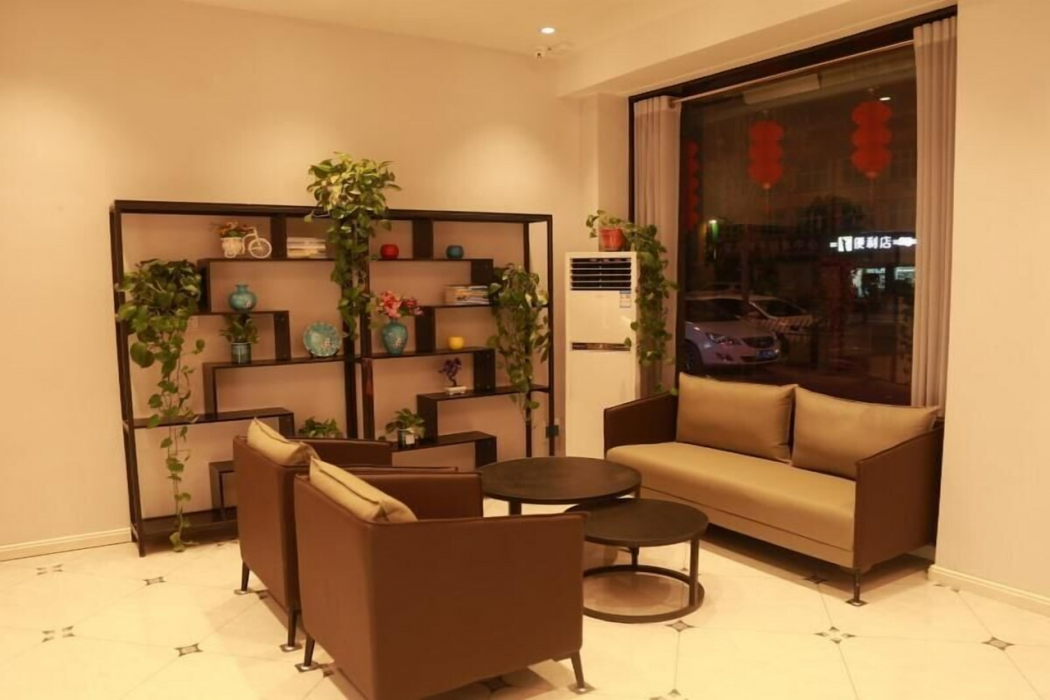 Shell Hebi Qi County Qi River Road Hotel 13/44
