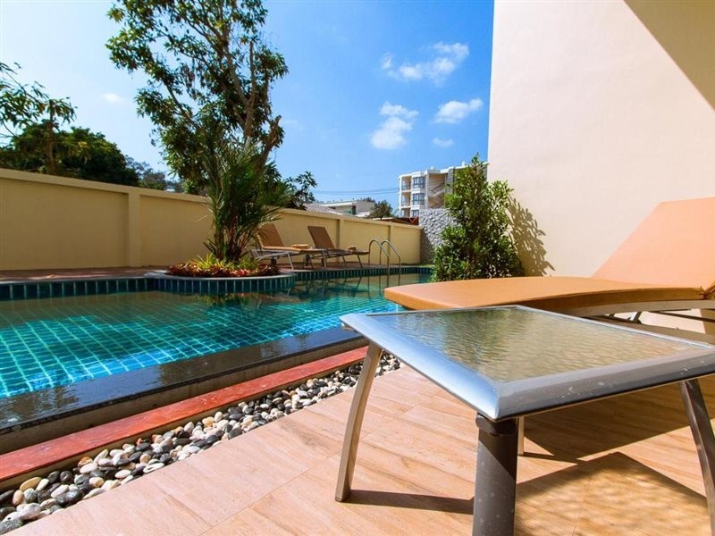 Airport Beach Hotel Phuket 26/41