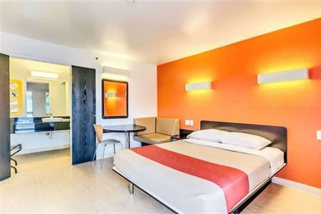 Motel6 Linthicum Heights, MD - BWI Airport 10/27