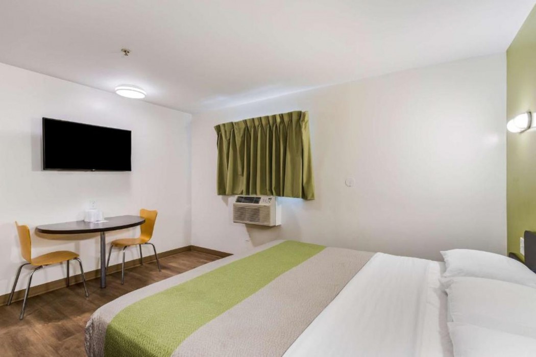 Motel6 Jacksonville, FL - South 17/45