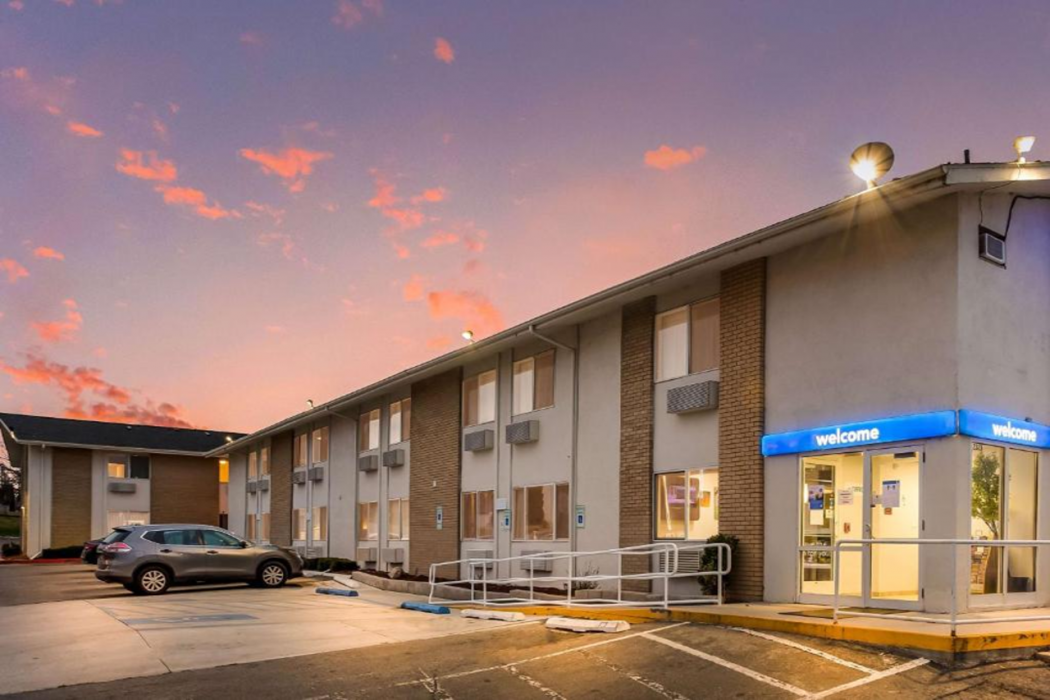 Motel6 Boise, ID - Airport image