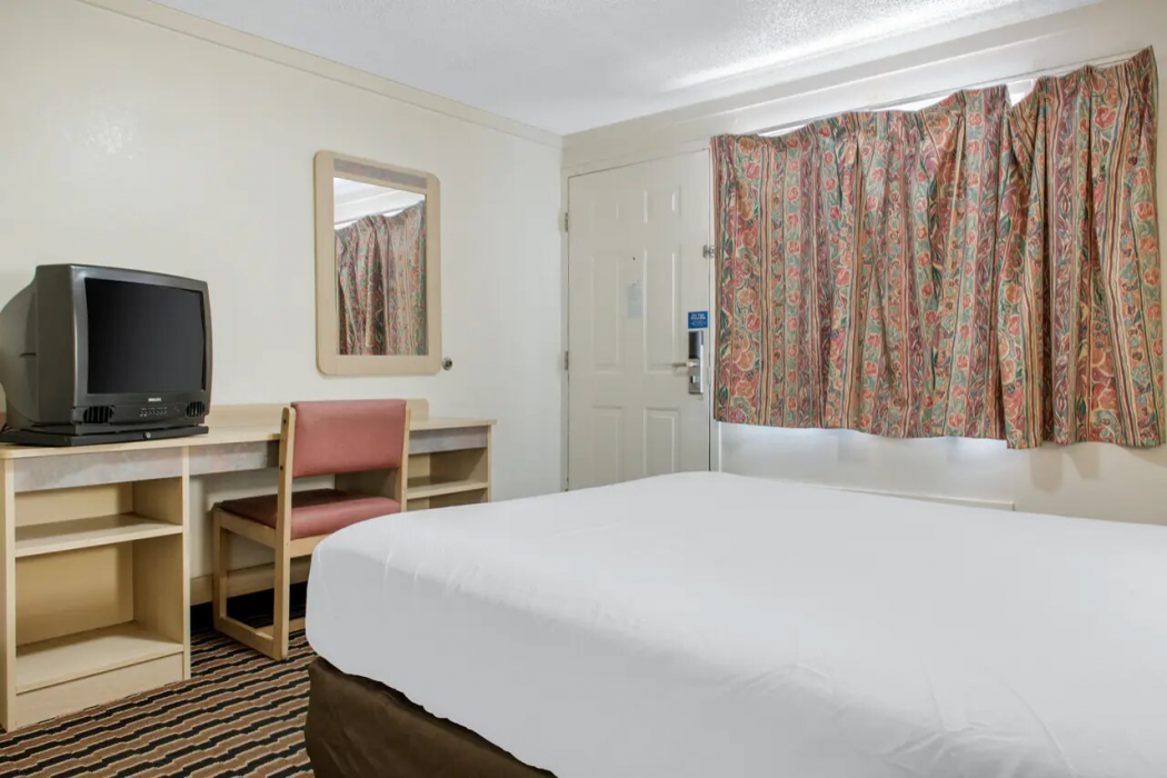 Rodeway Inn Sharonville - Cincinnati North 14/20