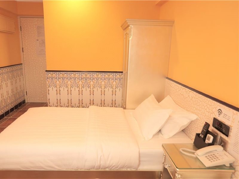 Billion Family Inn 17/25