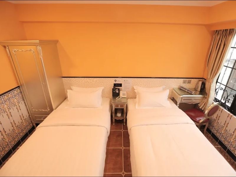 Happy Family Hotel 14/28