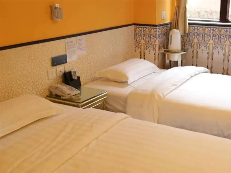 Happy Family Hotel 15/28