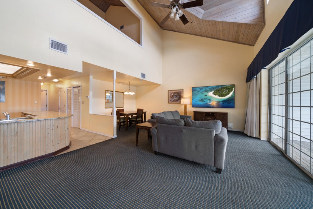 Holiday Inn & Suites Clearwater Beach S-harbourside 33/130