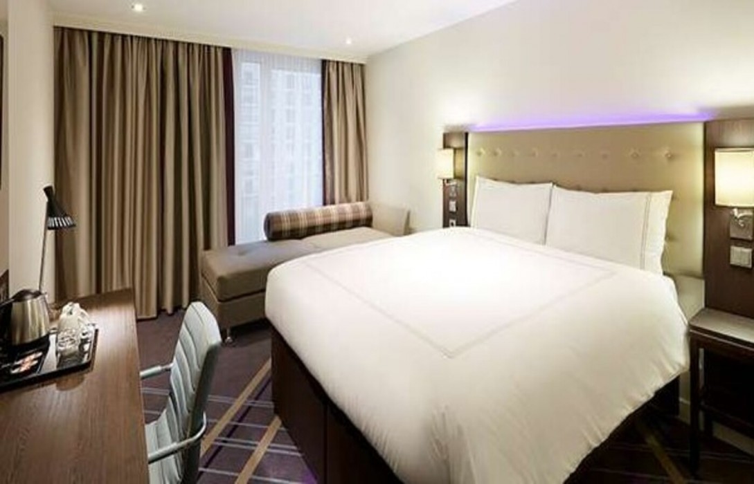 Premier Inn Hamburg St. Pauli 10/25