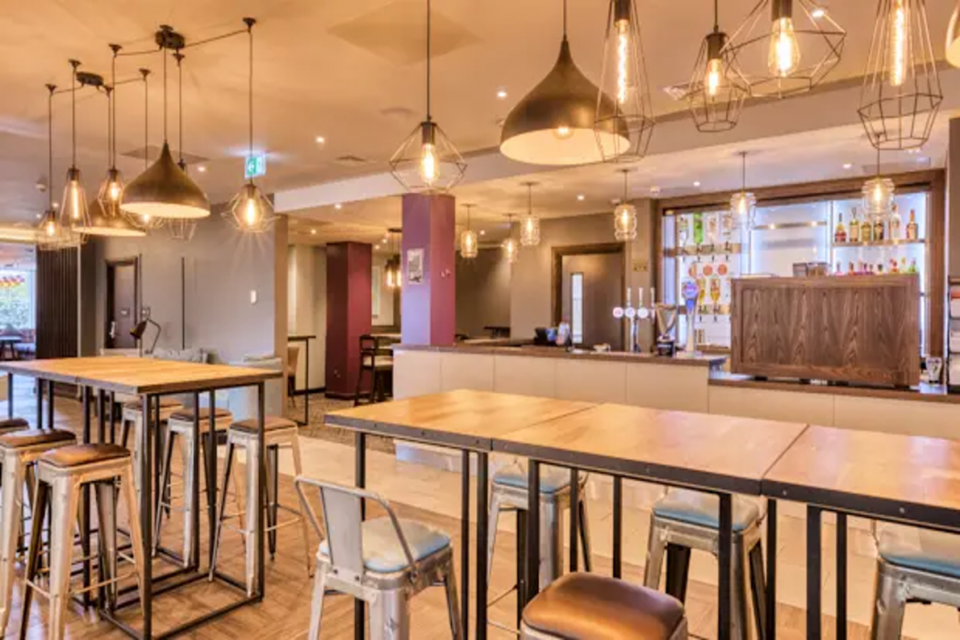 Premier Inn Oxford Botley 12/30