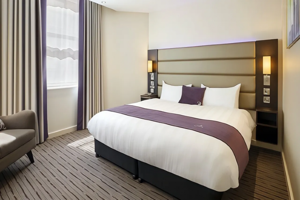 Premier Inn Rickmansworth 12/33