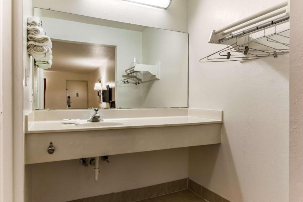 Motel6 Raleigh, NC Cary 21/54