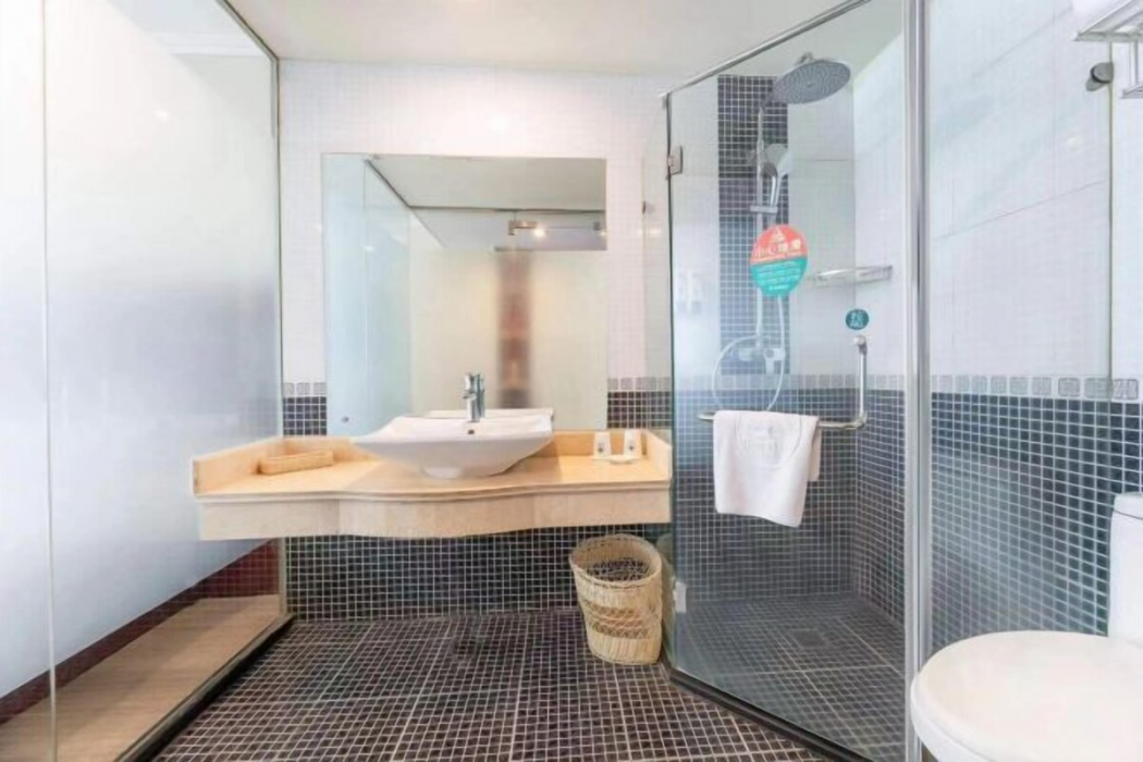 GreenTree Inn LianYunGang Xinpu District East JieFang Road Wanda Square Hotel 18/38