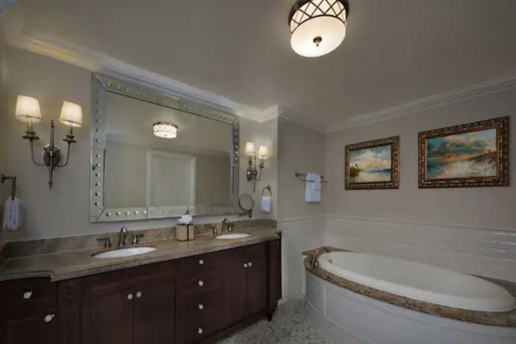 The Villas at Disneys Grand Floridian Resort and Spa 7/45