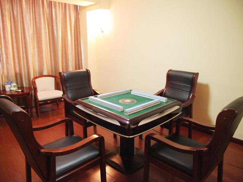 GreenTree Inn Handan Train Station Express Hotel 24/77