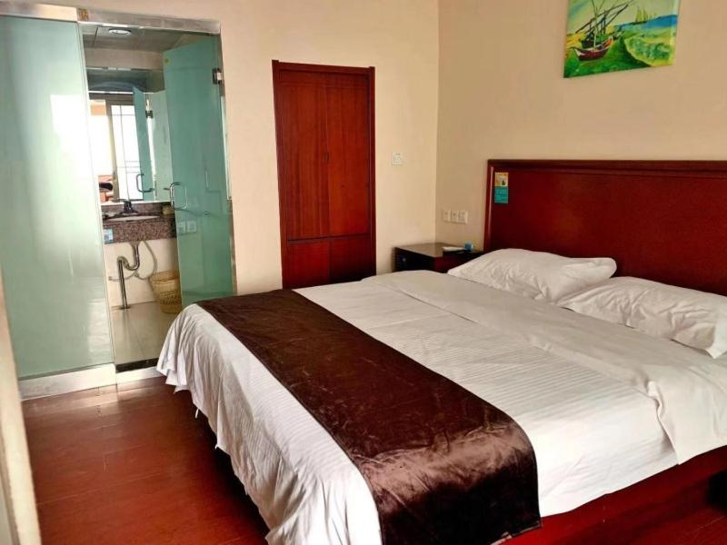 GreenTree Inn Handan Train Station Express Hotel 27/77