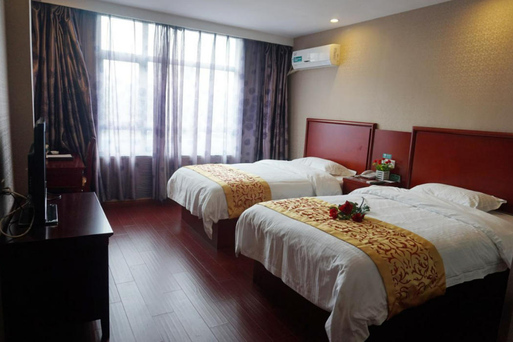 GreenTree Inn Qingdao Jiaozhou Sanlihe Park Express Hotel 7/40