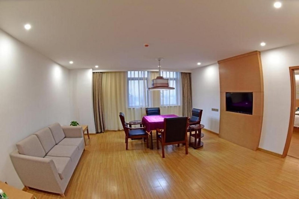 GreenTree Inn Jiaxing Tongxiang City Chongfu International Fur Center Business Hotel 13/39