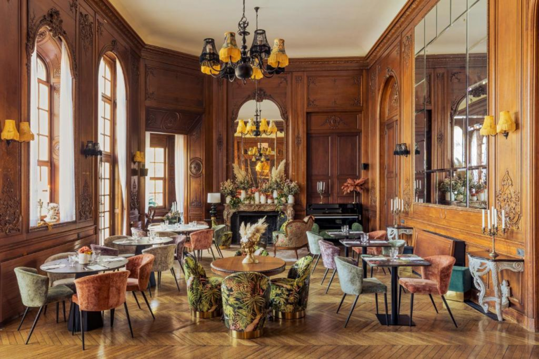 Chateau Jeanne & the Forest - Chateau de Montvillargenne 43/82