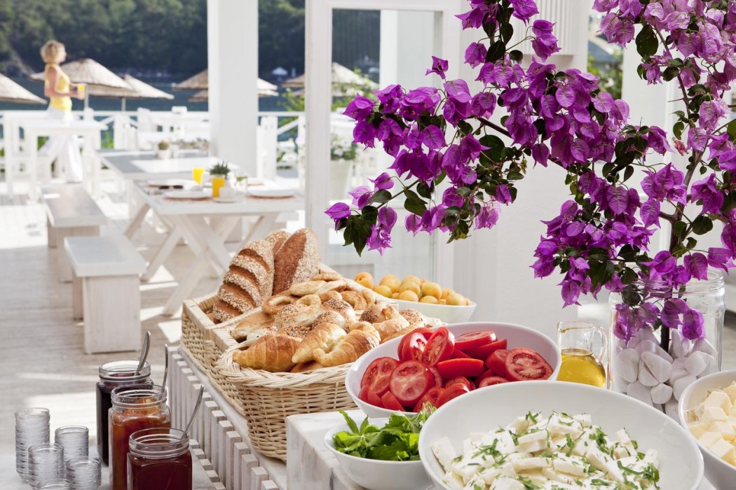 HILLSIDE BEACH CLUB 7/21