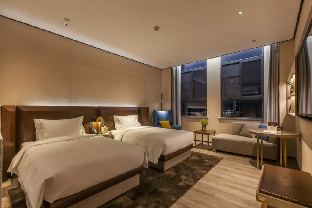 Echarm Plus Hotel (Wuhan Wenhua Avenue Dahualing Metro Station) 9/19