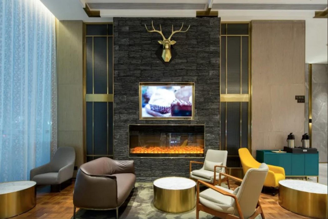 Echarm Plus Hotel (Wuhan Wenhua Avenue Dahualing Metro Station) 4/19