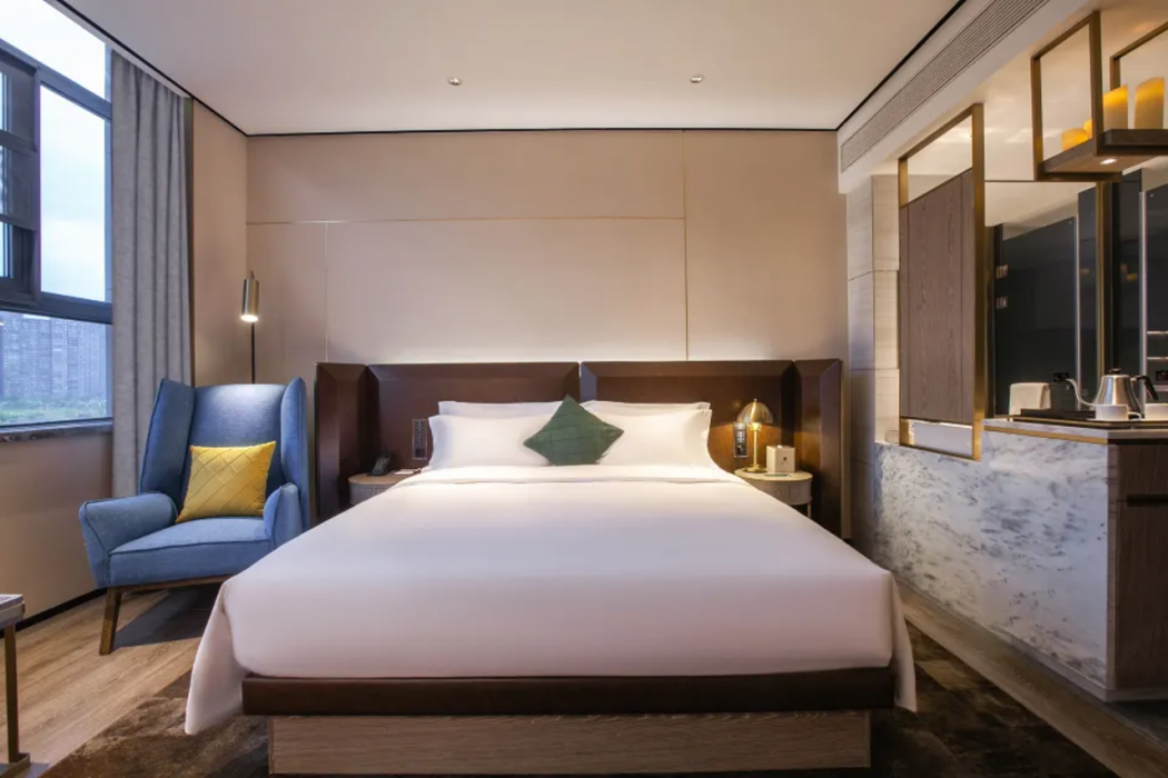 Echarm Plus Hotel (Wuhan Wenhua Avenue Dahualing Metro Station) 13/19