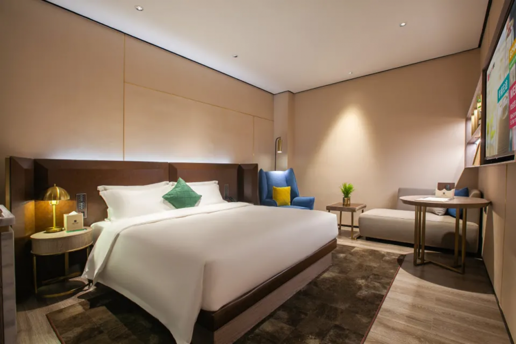 Echarm Plus Hotel (Wuhan Wenhua Avenue Dahualing Metro Station) 10/19