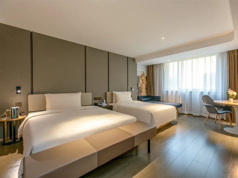 Atour Hotel (Xi'an Kangfu Road Metro Station) 6/11
