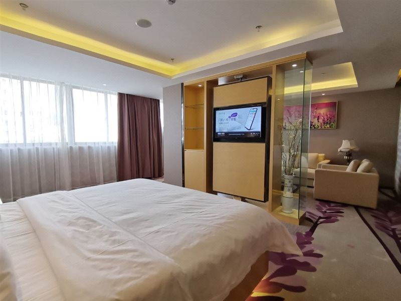 Lavande Hotels (Weihai Weigao Square) 20/28