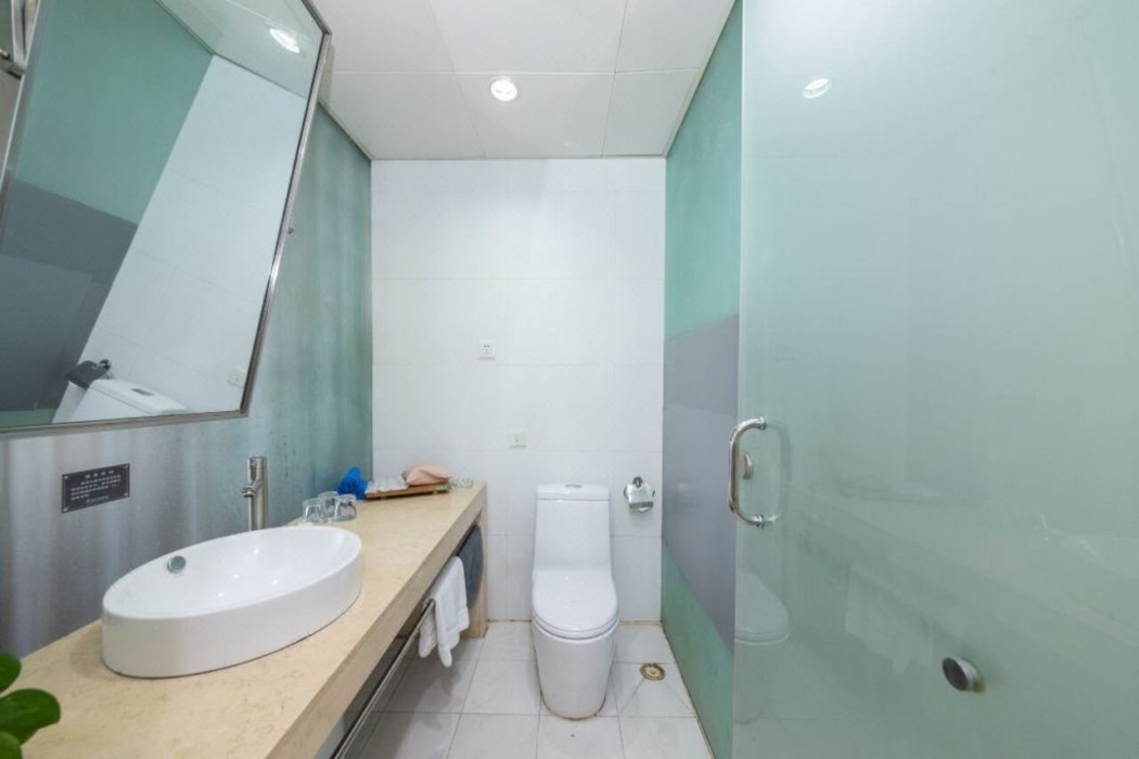 Pearl Bay Seaview Hotel (Laojie Seaview) 27/37