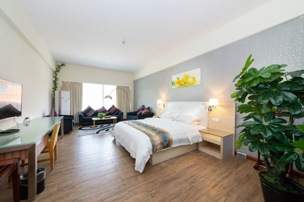 Pearl Bay Seaview Hotel (Laojie Seaview) 24/37